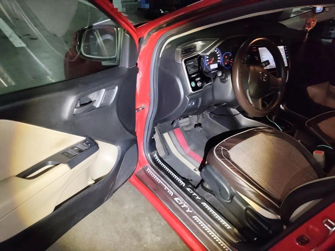 Honda City 2015 1.5L CVT Luxury Edition — миниатюра 16