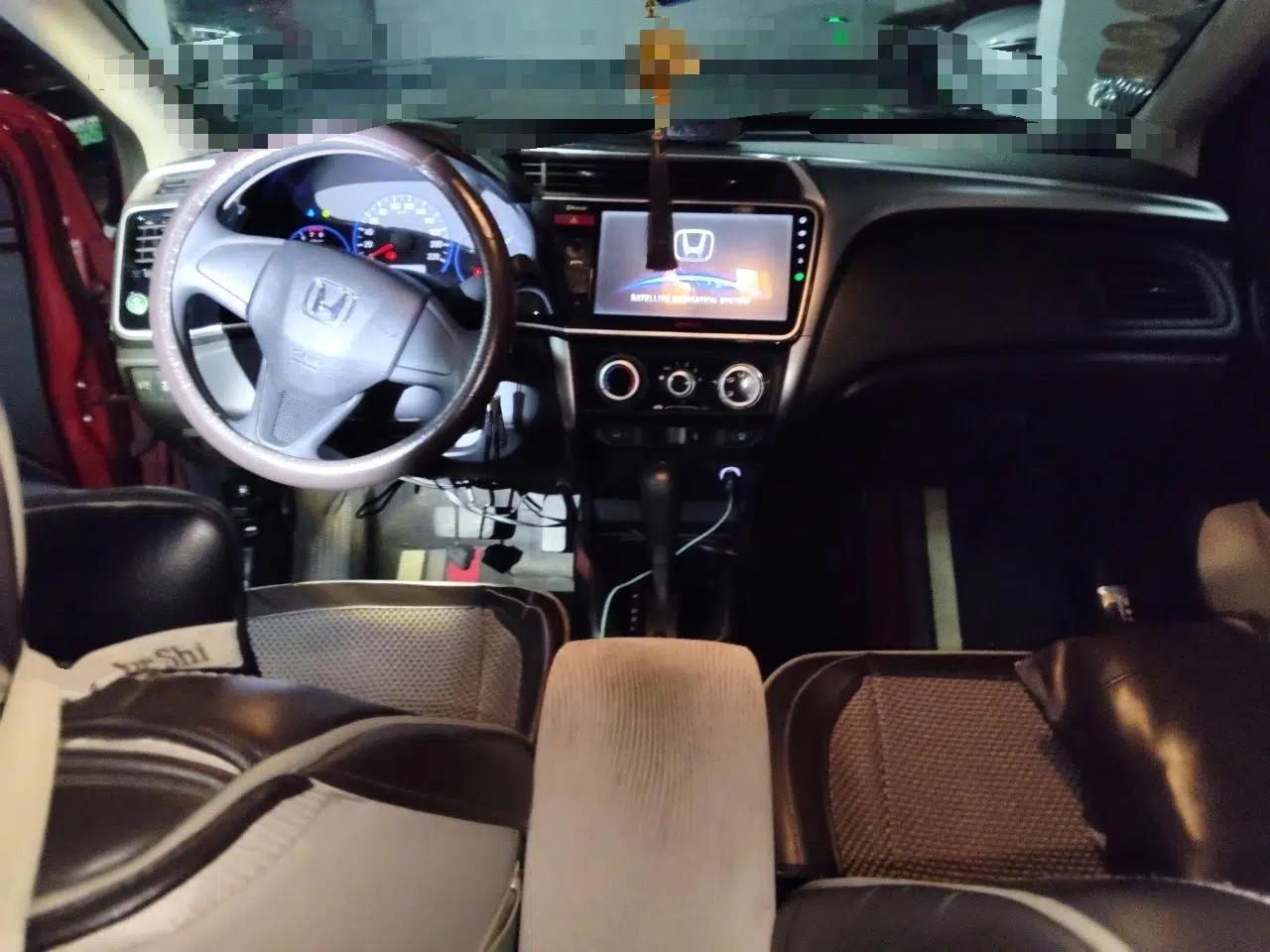 Honda City 2015 1.5L CVT Luxury Edition — миниатюра 9