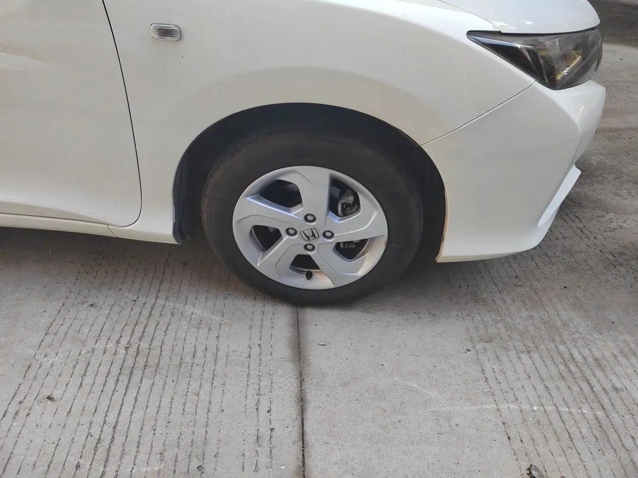 Honda City 2017 1.5L CVT Elite Edition — миниатюра 8