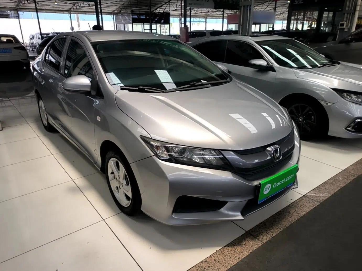 Honda City 2017 1.5L CVT Elite Edition — миниатюра 3