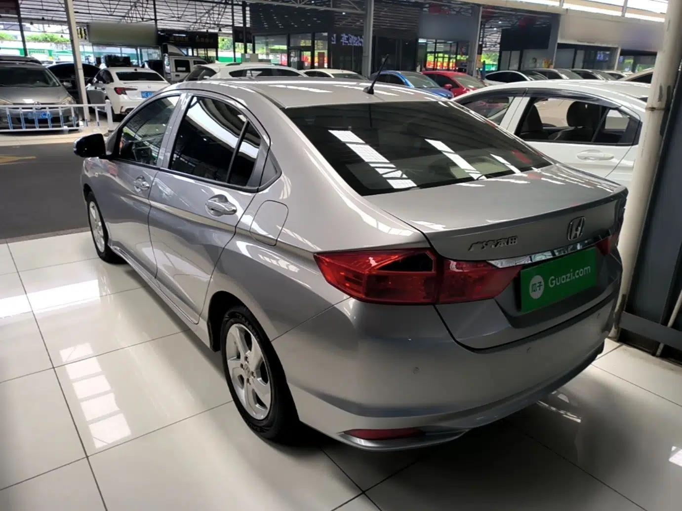 Honda City 2017 1.5L CVT Elite Edition — миниатюра 4