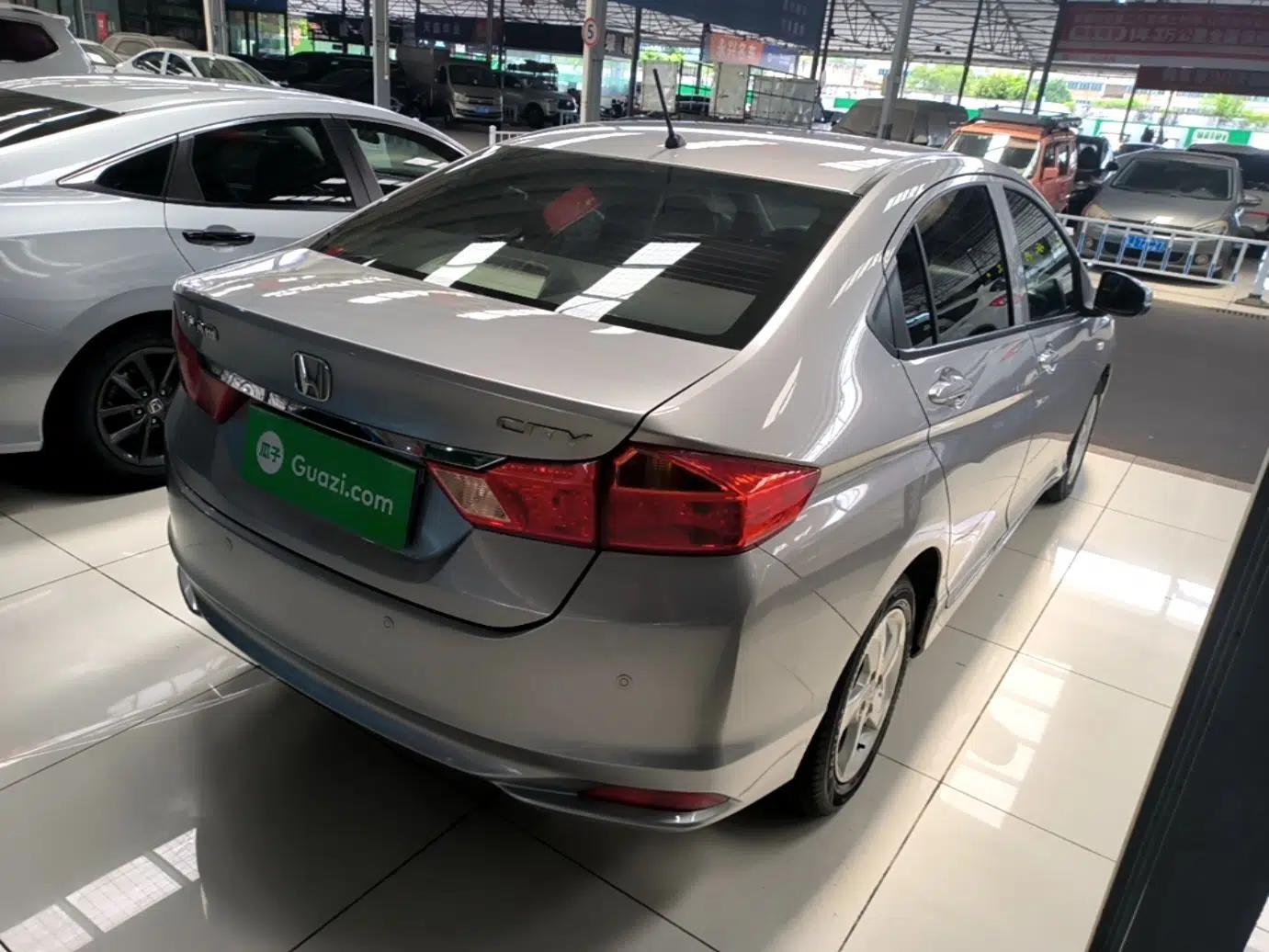 Honda City 2017 1.5L CVT Elite Edition — миниатюра 6