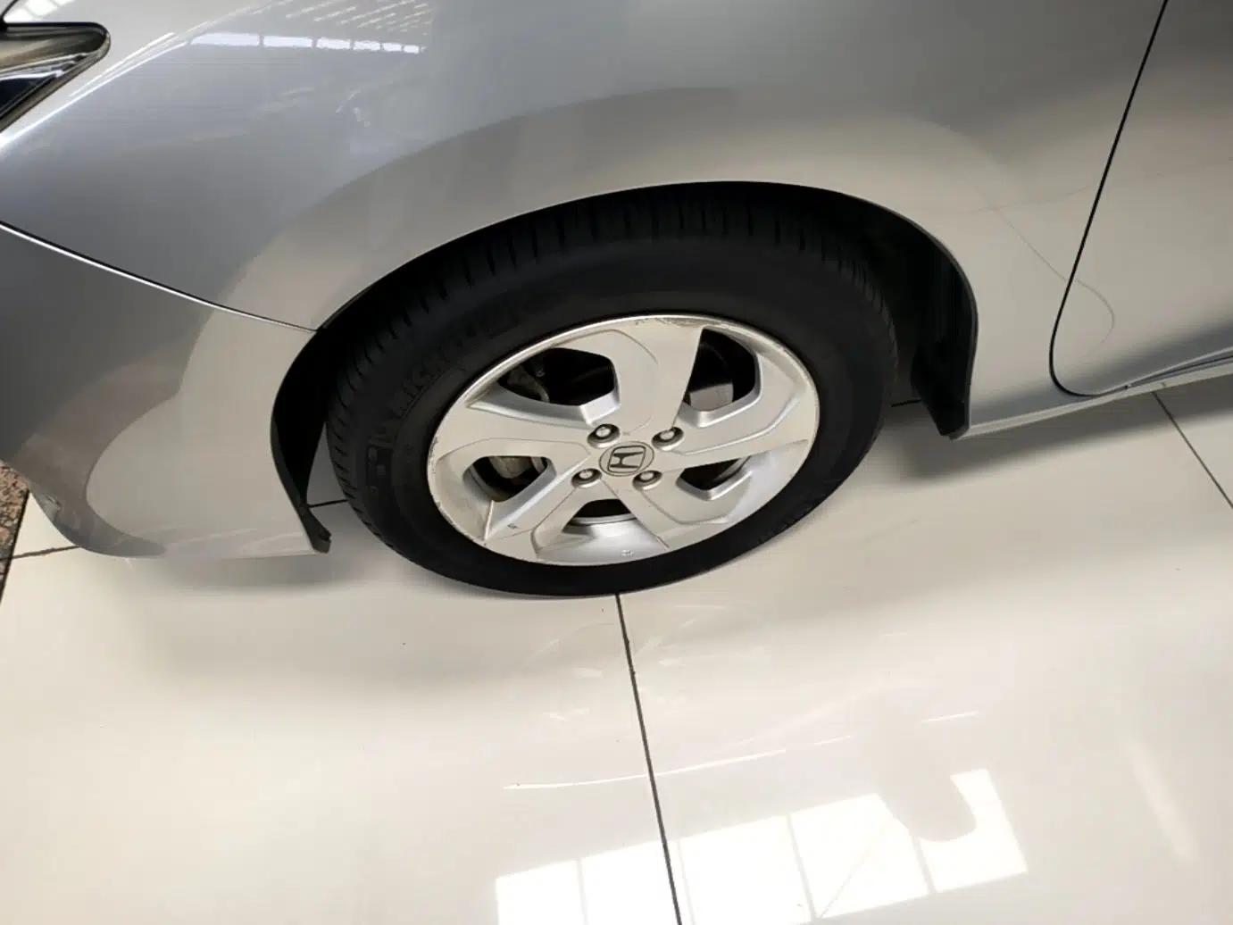 Honda City 2017 1.5L CVT Elite Edition — миниатюра 10