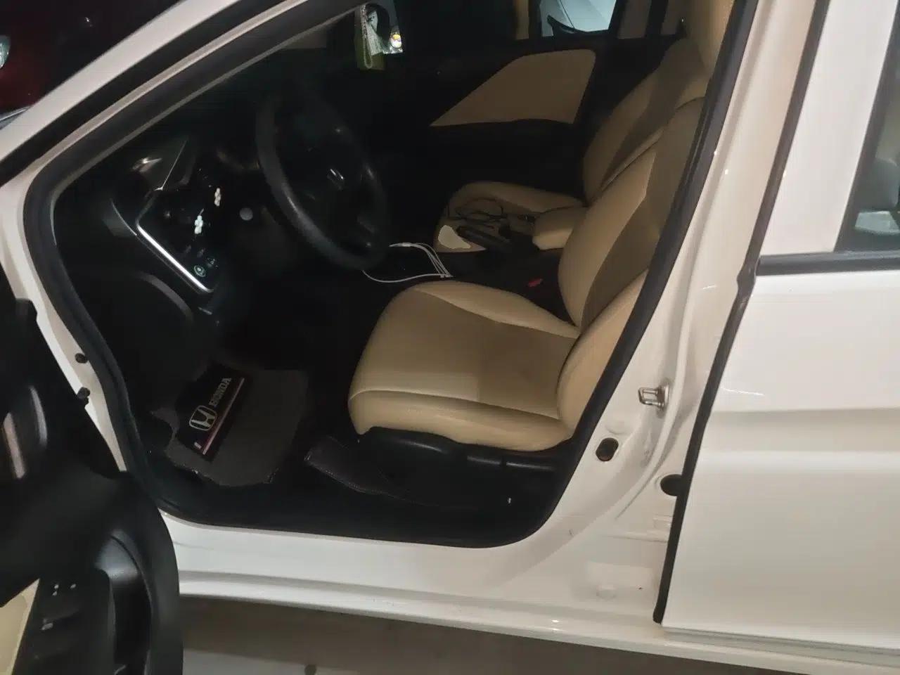 Honda City 2017 1.5L CVT Elite Edition — миниатюра 15