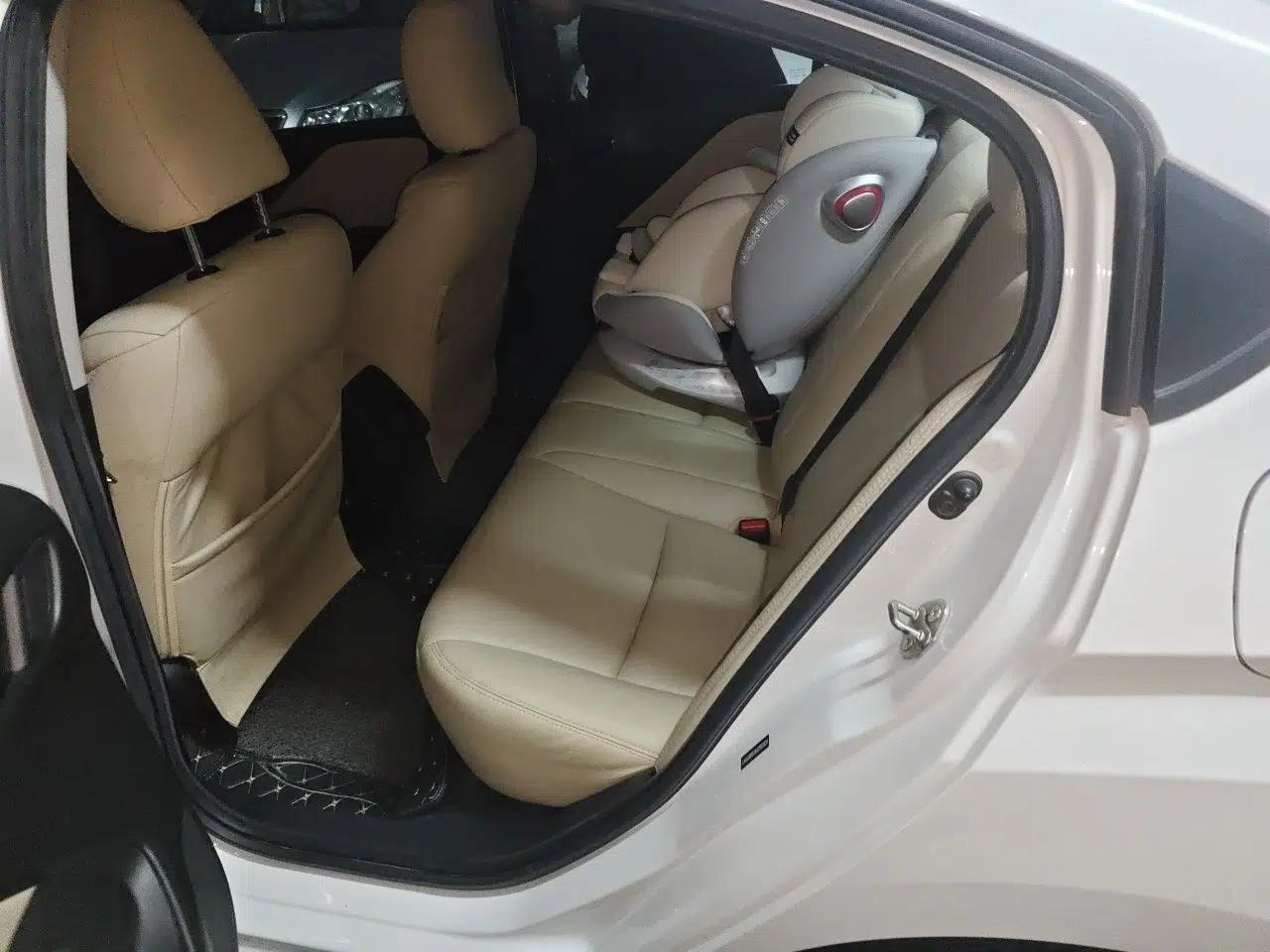 Honda City 2017 1.5L CVT Elite Edition — миниатюра 17