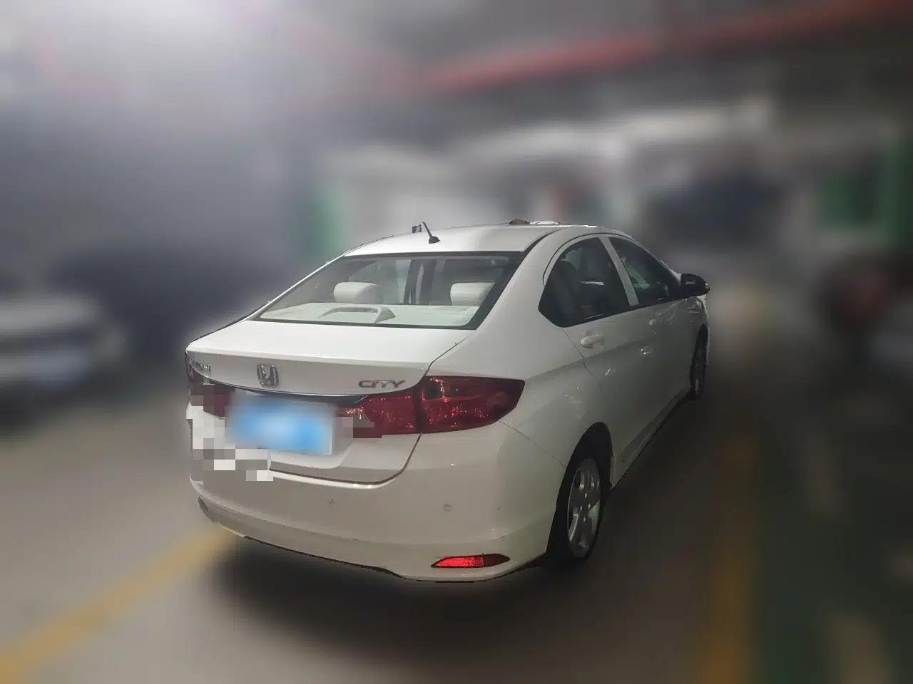 Honda City 2017 1.5L CVT Elite Edition — миниатюра 6