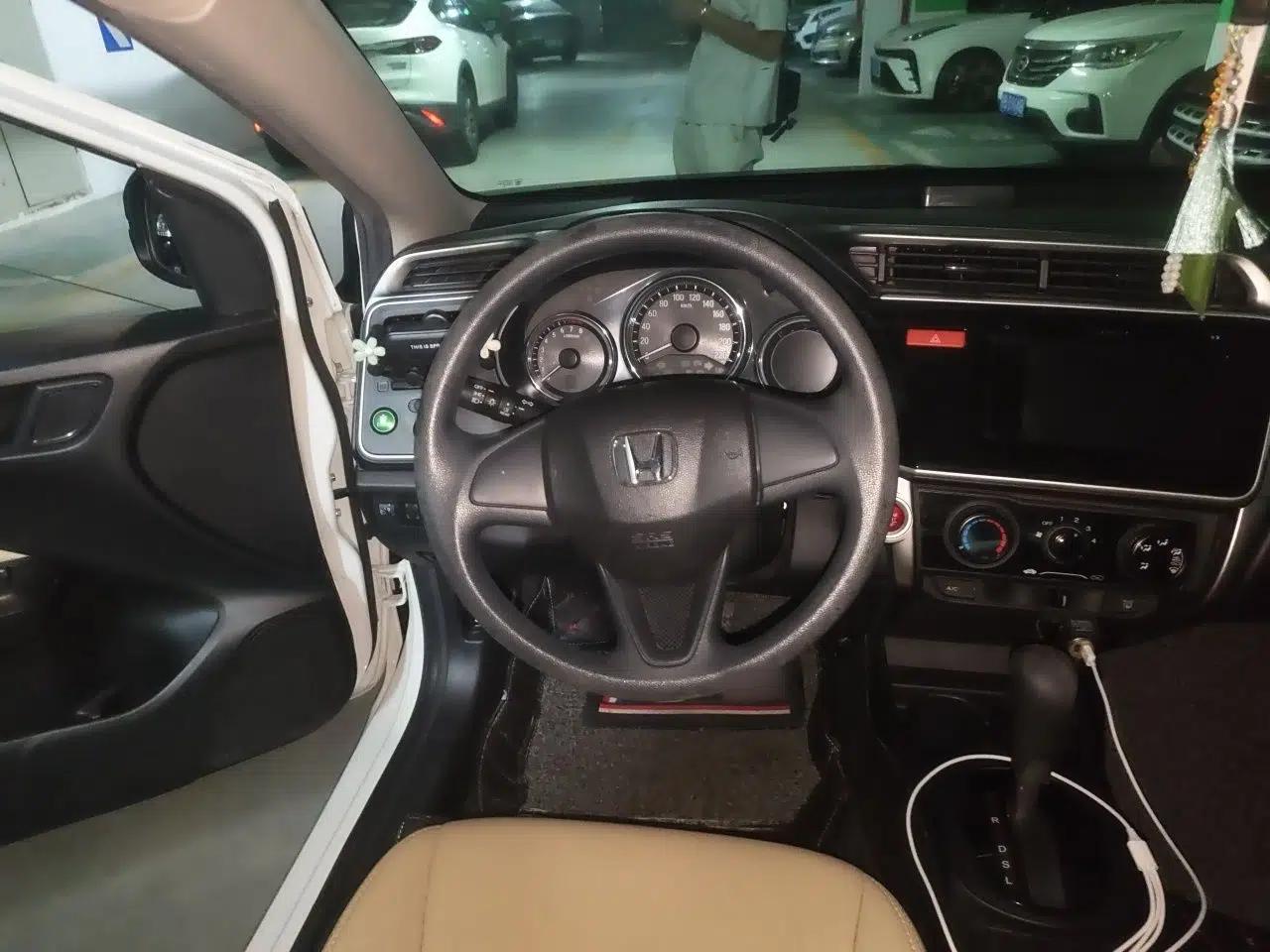 Honda City 2017 1.5L CVT Elite Edition — миниатюра 10