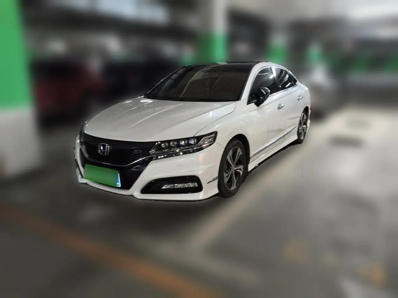 Honda Spirior 2017 2.4L Luxury Edition — миниатюра 1