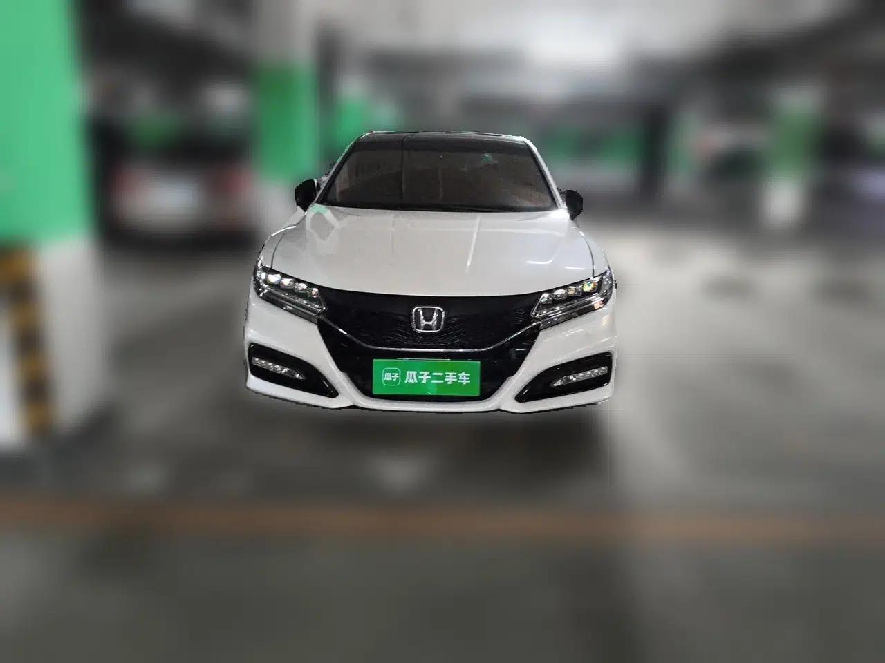 Honda Spirior 2017 2.4L Luxury Edition — миниатюра 2