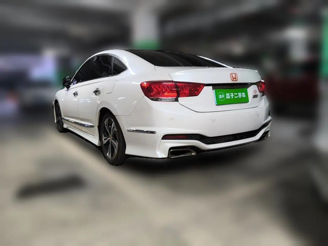 Honda Spirior 2017 2.4L Luxury Edition — миниатюра 4