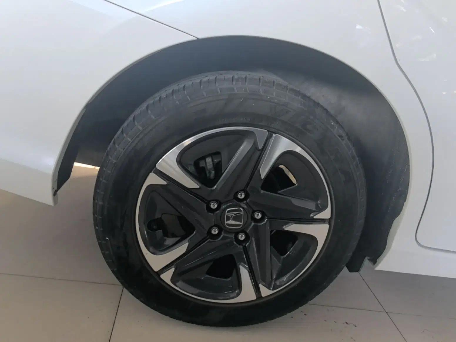 Honda Envix 2019 180TURBO CVT Enjoyment Edition China VI — миниатюра 11