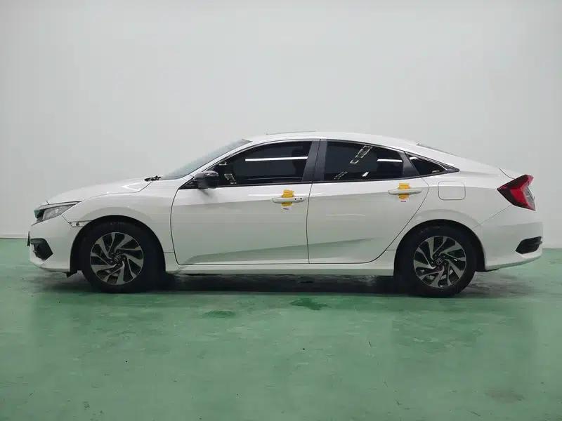 2016 Civic 220TURBO CVT Luxury Edition — миниатюра 4