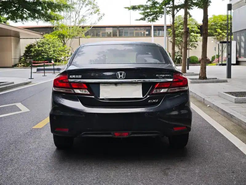 2014 Civic 1.8L Automatic Comfort Edition — миниатюра 4