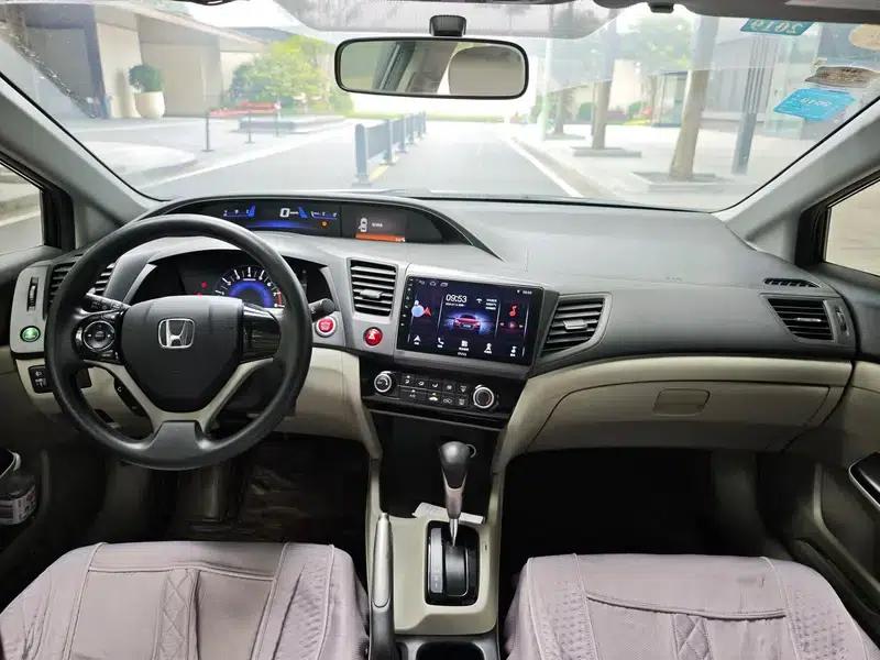 2014 Civic 1.8L Automatic Comfort Edition — миниатюра 6