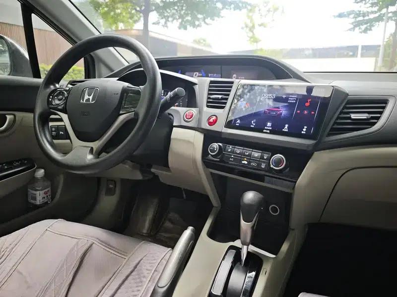 2014 Civic 1.8L Automatic Comfort Edition — миниатюра 9