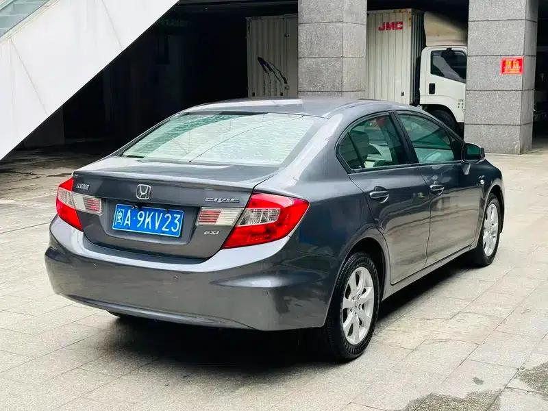 2012 Civic 1.8L Automatic Comfort Edition — миниатюра 5