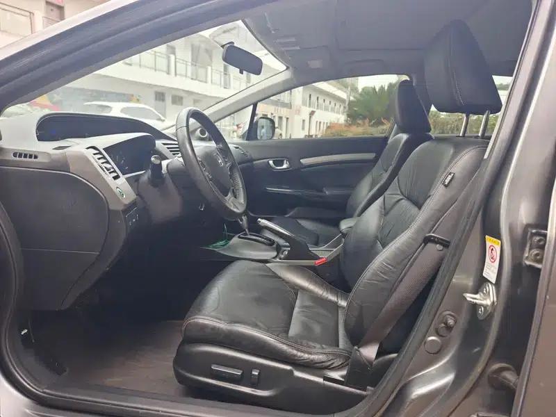 2012 Civic 1.8L Automatic Luxury Edition — миниатюра 12