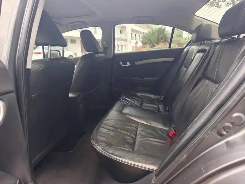 2012 Civic 1.8L Automatic Luxury Edition — миниатюра 13