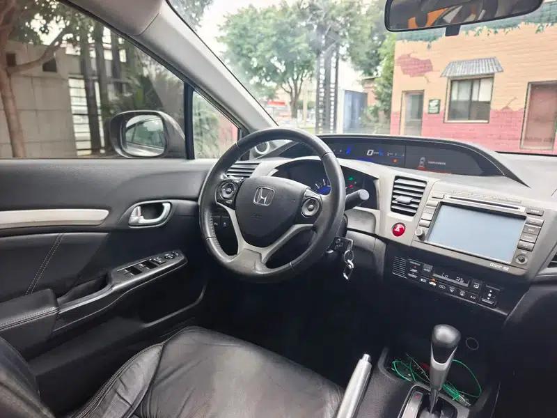2012 Civic 1.8L Automatic Luxury Edition — миниатюра 10