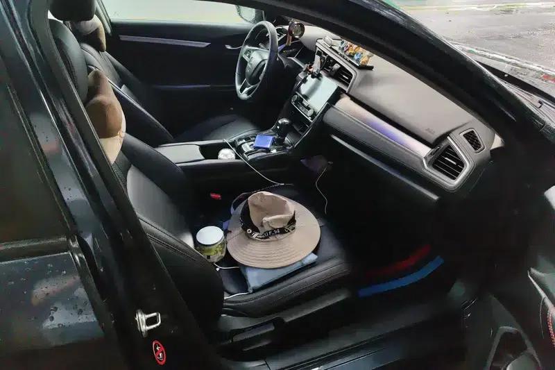 2016 Civic 220TURBO CVT Luxury Edition — миниатюра 7