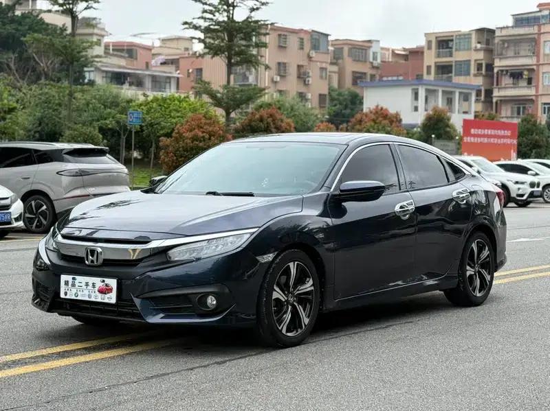 2016 Civic 220TURBO CVT Premium Edition — миниатюра 1