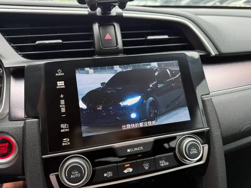 2016 Civic 220TURBO CVT Premium Edition — миниатюра 11