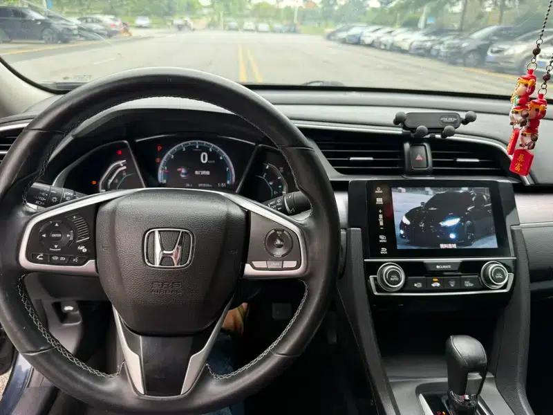 2016 Civic 220TURBO CVT Premium Edition — миниатюра 16