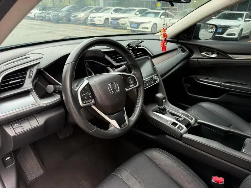 2016 Civic 220TURBO CVT Premium Edition — миниатюра 18
