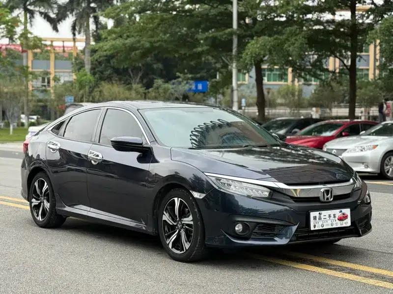 2016 Civic 220TURBO CVT Premium Edition — миниатюра 3