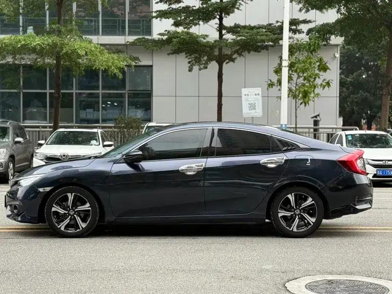 2016 Civic 220TURBO CVT Premium Edition — миниатюра 4