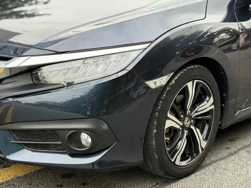 2016 Civic 220TURBO CVT Premium Edition — миниатюра 9