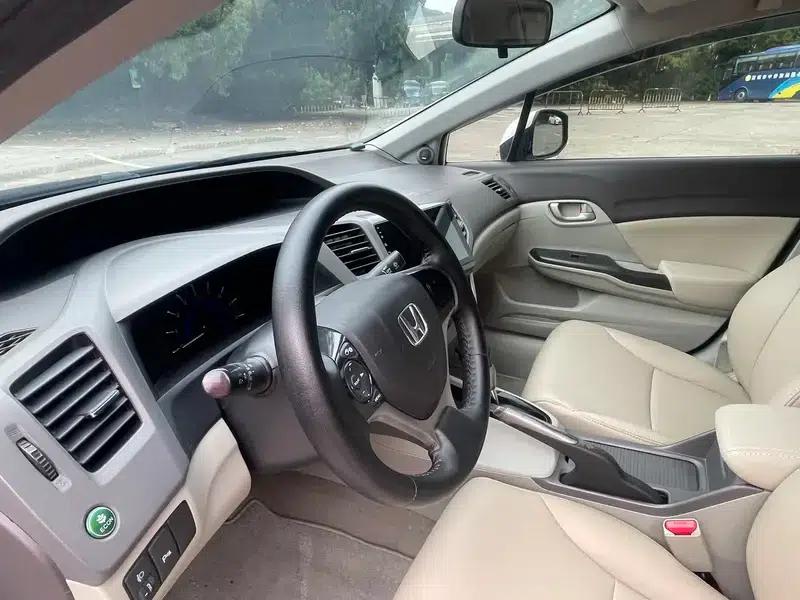 Civic 2013 10th Anniversary Edition 1.8L Automatic Comfort Version — миниатюра 12