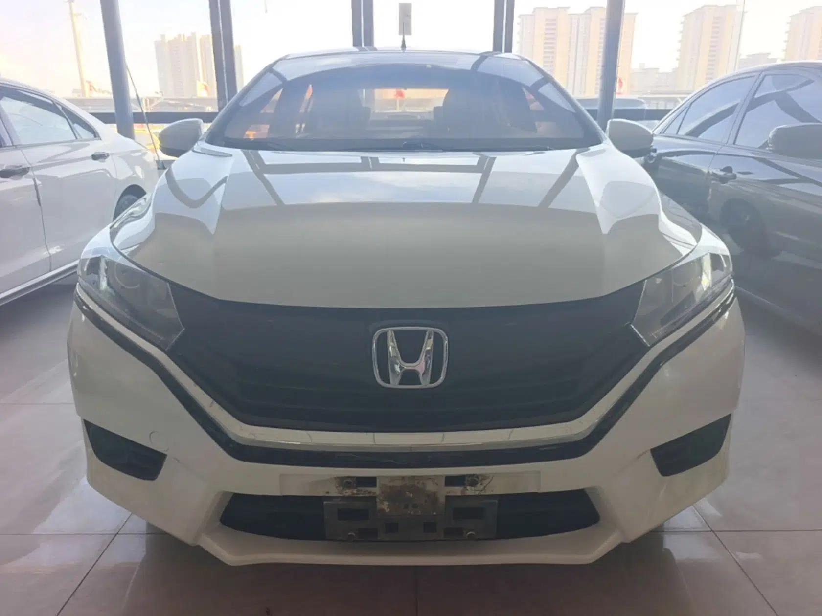 Honda Greiz 2016 1.5L CVT Classic Edition — миниатюра 2