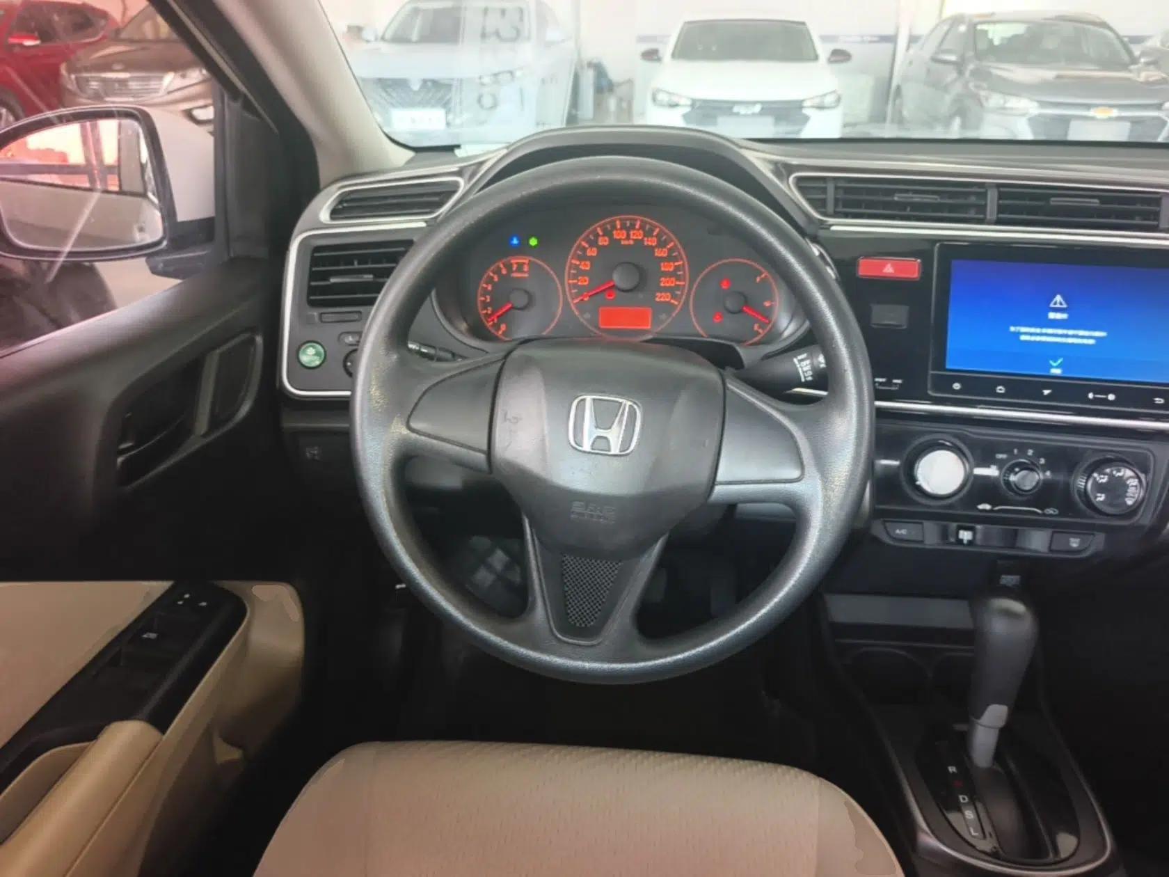 Honda Greiz 2016 1.5L CVT Classic Edition — миниатюра 13