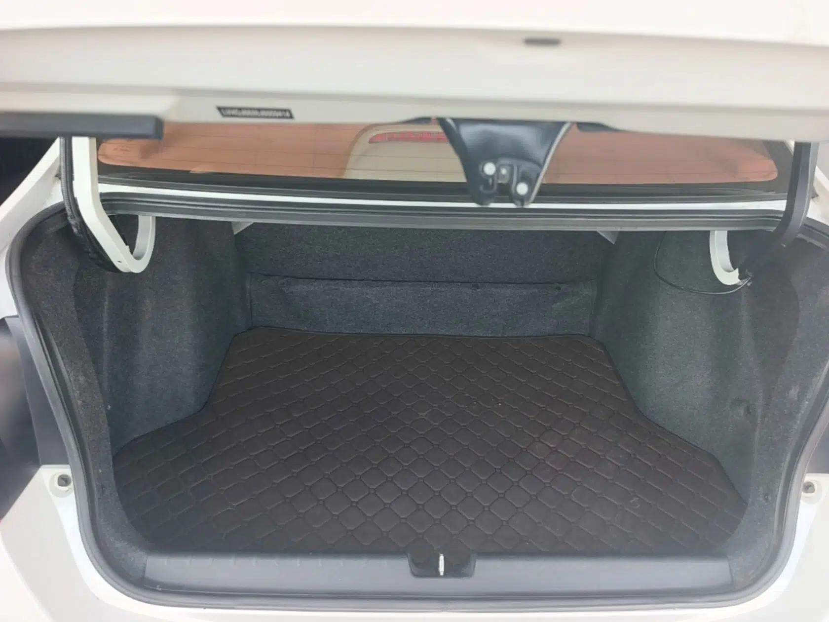 Honda Greiz 2016 1.5L CVT Classic Edition — миниатюра 22