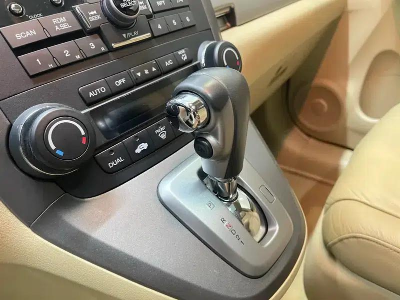 Honda CR-V 2010 2.4L Automatic 4WD Luxury Edition — миниатюра 18