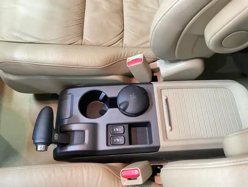 Honda CR-V 2010 2.4L Automatic 4WD Luxury Edition — миниатюра 31