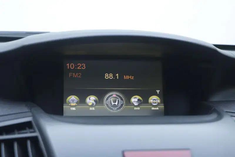 2011 Honda Odyssey 2.4L Luxury Edition — миниатюра 8