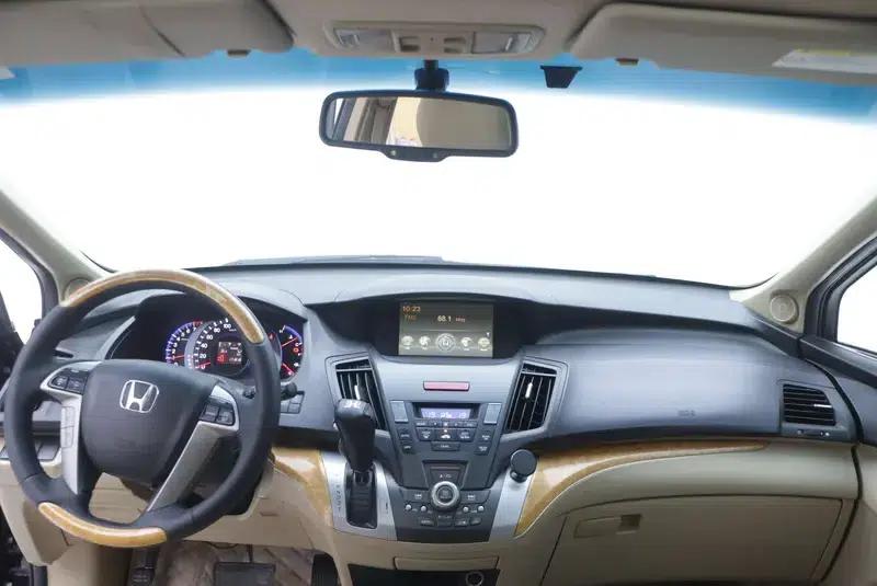 2011 Honda Odyssey 2.4L Luxury Edition — миниатюра 9
