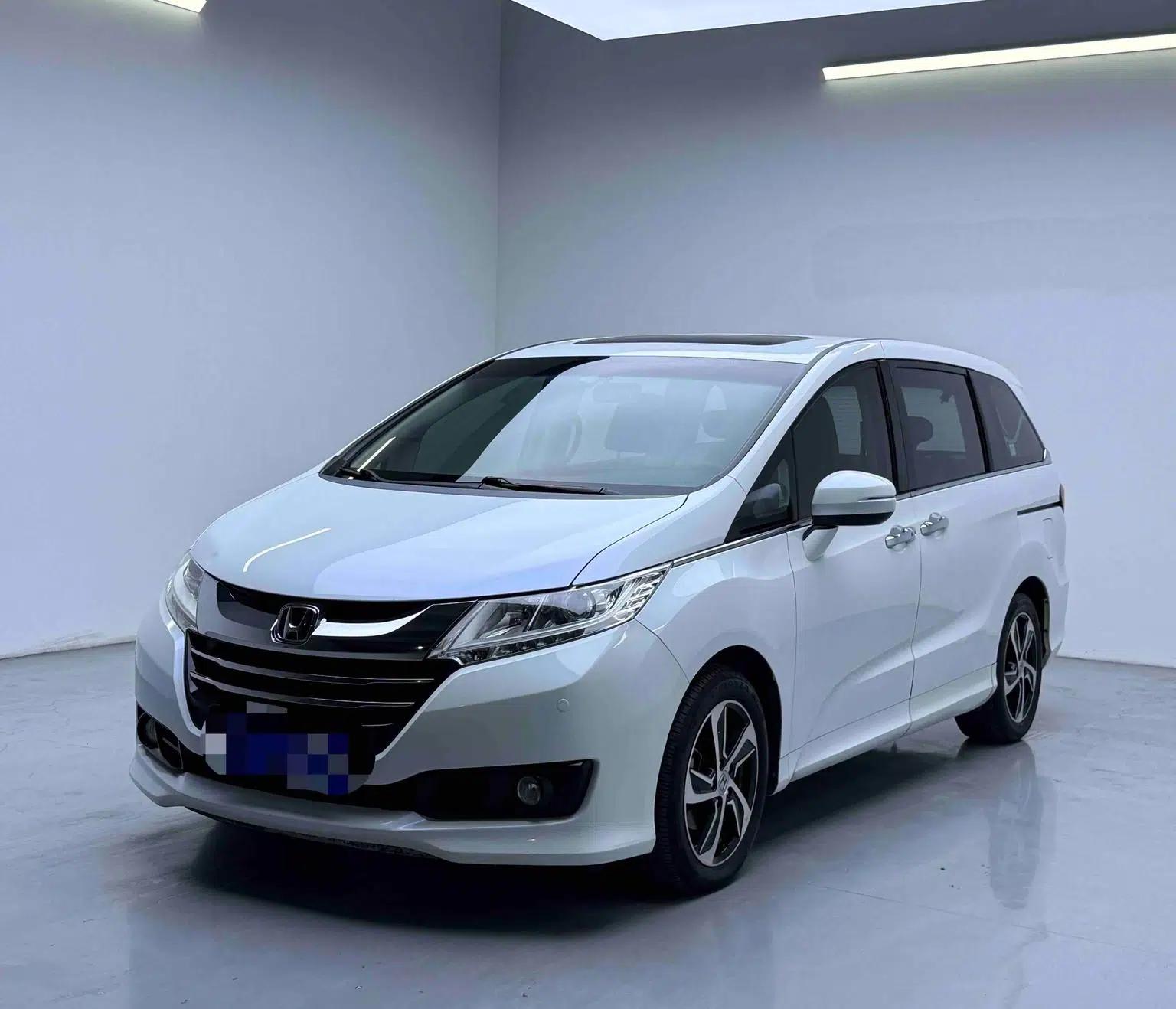2017 Odyssey 2.4L Luxury Edition — миниатюра 1