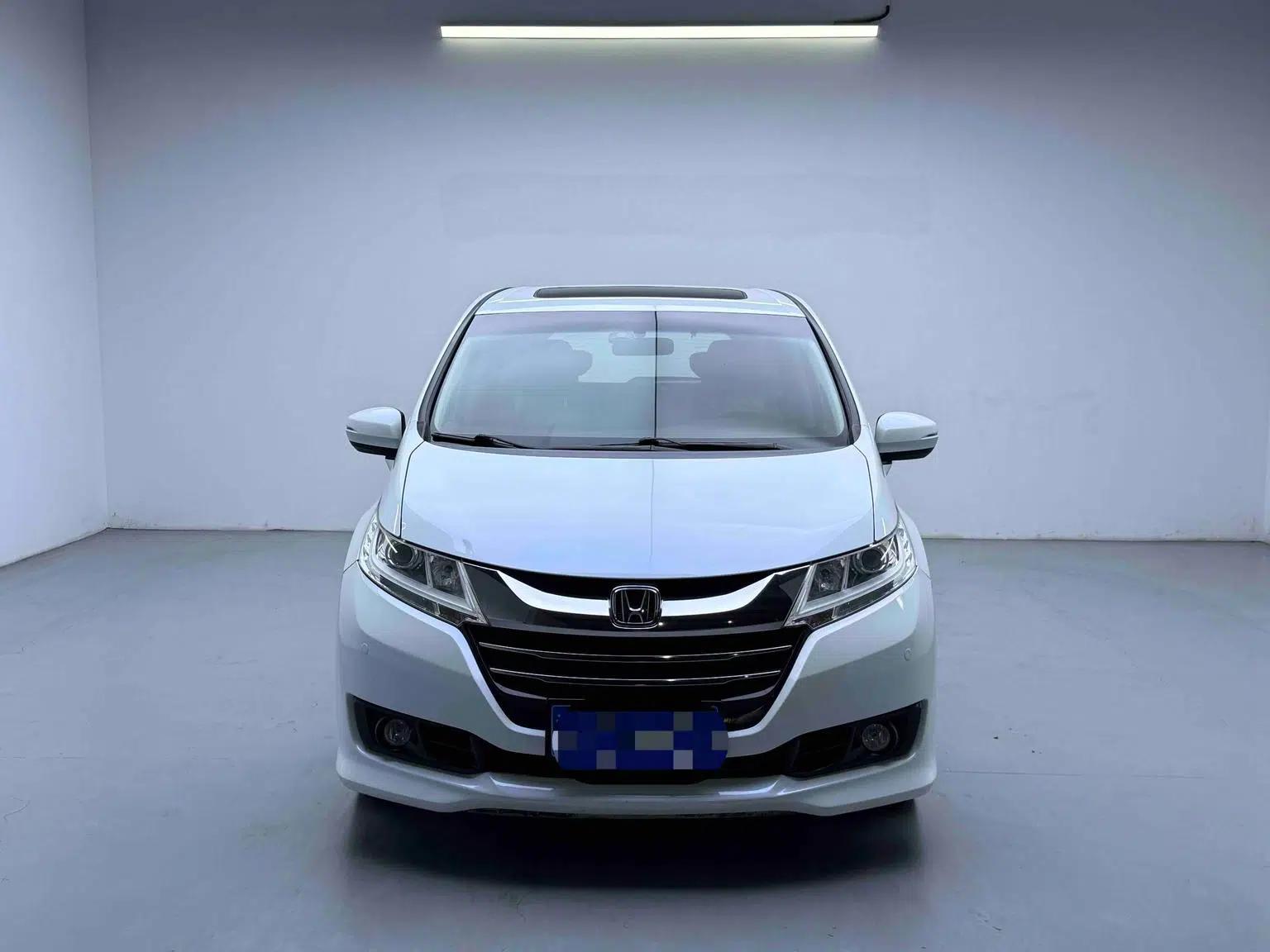 2017 Odyssey 2.4L Luxury Edition — миниатюра 2