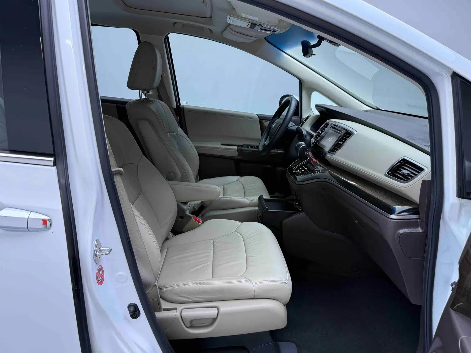 2017 Odyssey 2.4L Luxury Edition — миниатюра 6