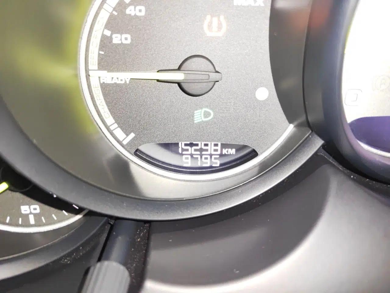 Porsche Cayenne E-Hybrid 2016 Cayenne S E-Hybrid 3.0T — миниатюра 12