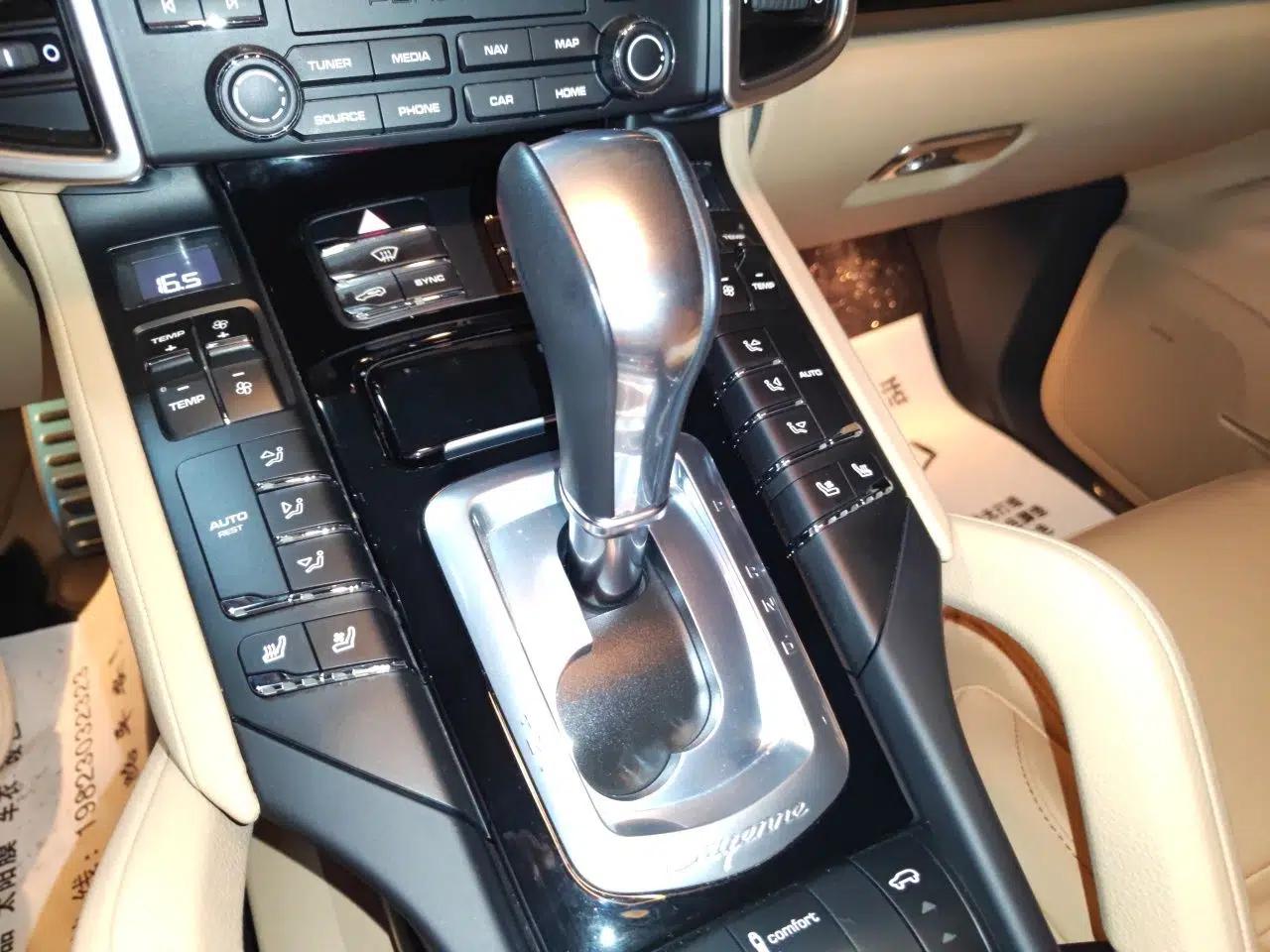 Porsche Cayenne E-Hybrid 2016 Cayenne S E-Hybrid 3.0T — миниатюра 14