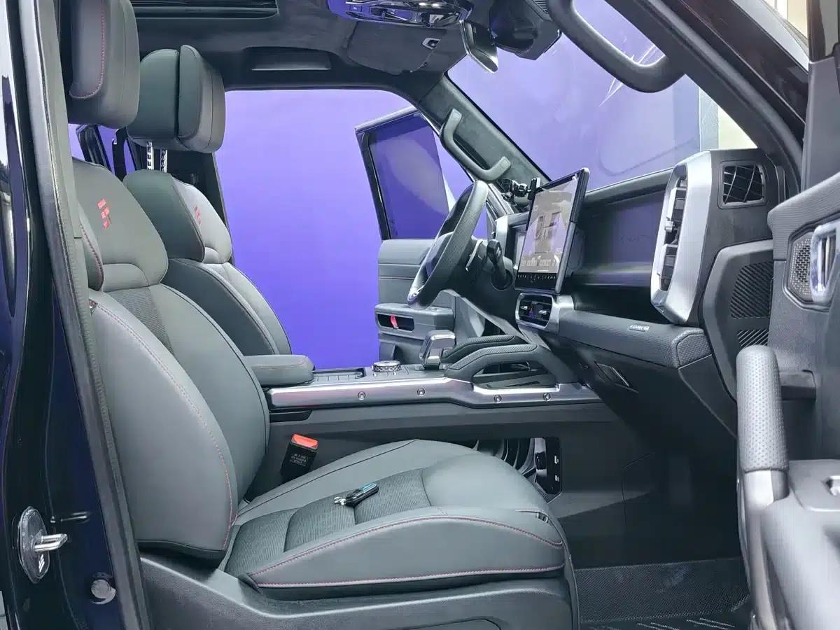 Jetour Traveler 2025 2.0T Automatic 4WD 200,000th Anniversary Edition — миниатюра 9