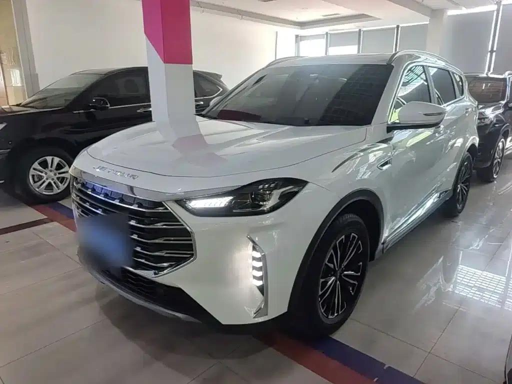 Jetour X70 PLUS 2023 1.5T Manual Self-Reliant 5-Seater — миниатюра 1