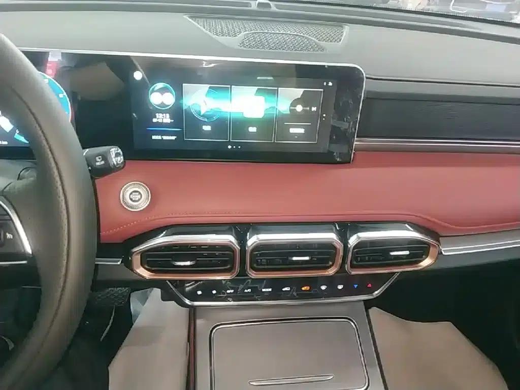 Jetour X70 PLUS 2025 Champion Edition 1.5T DCT Champion PRO 5-seater — миниатюра 13