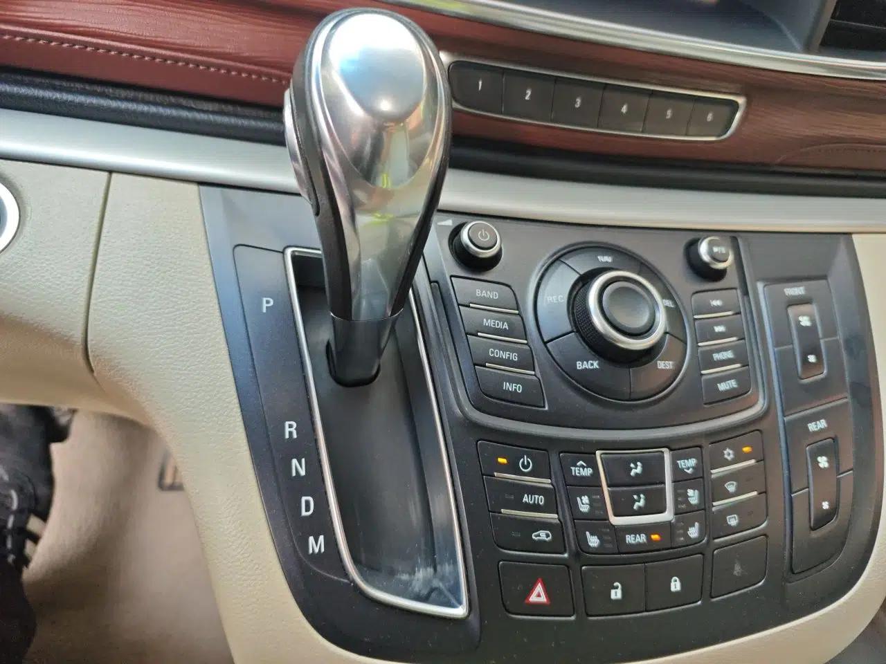 Buick GL8 2014 3.0L XT Luxury Business Flagship Edition — миниатюра 14