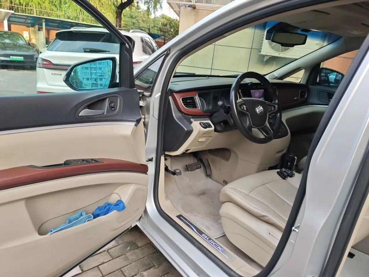 Buick GL8 2014 3.0L XT Luxury Business Flagship Edition — миниатюра 16