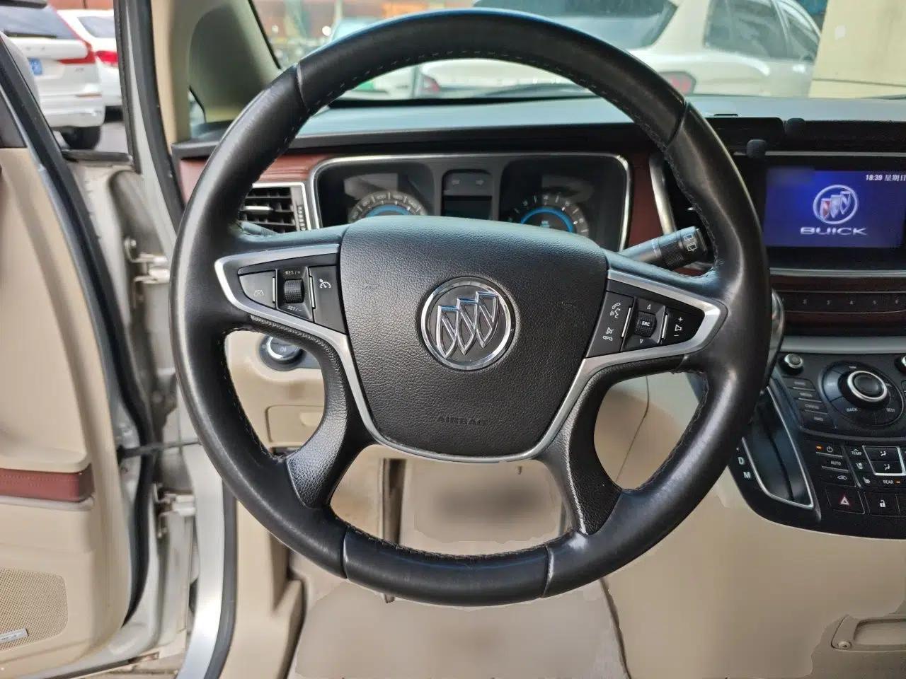 Buick GL8 2014 3.0L XT Luxury Business Flagship Edition — миниатюра 10